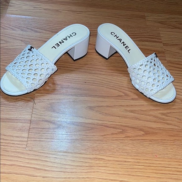 In new condition Chanel  Sandals sz 371/2 - Picture 2 of 6
